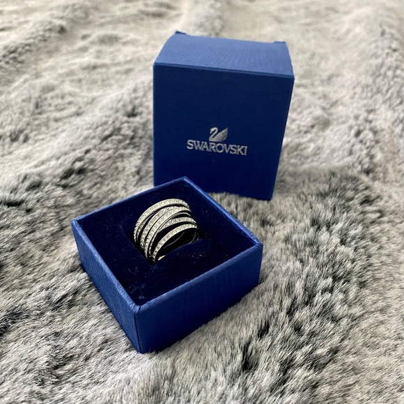 Swarovski Jewelry - Swarovski Spiral Ring 💍